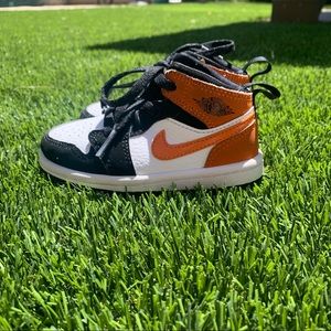 Jordan 1 Mid Shattered Backboard